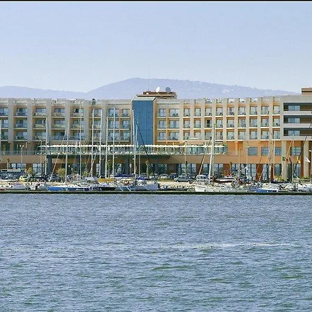 Ξενοδοχείο Real Marina & 5*