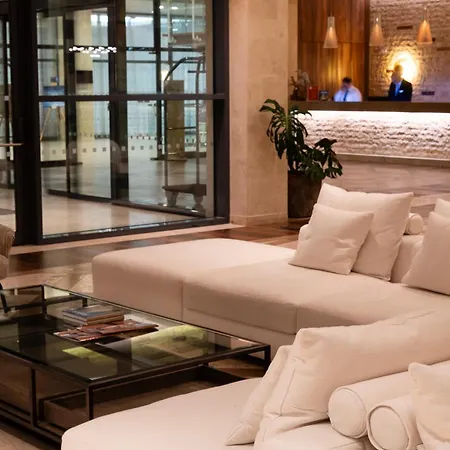 Real Marina & 5* 오양